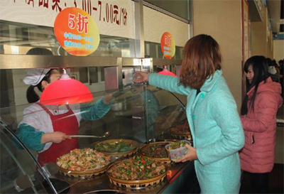 2014年萬康餐飲打造\四心員工食堂\