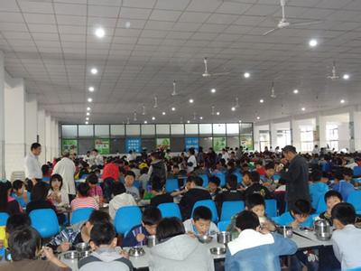 學(xué)生吃飯只能去食堂